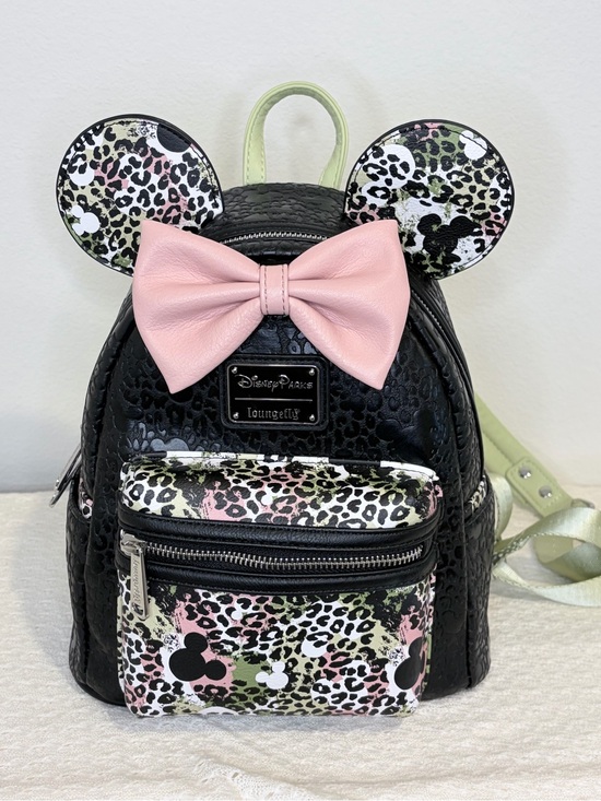 Loungefly Handbags - Disney x Loungefly Minnie Mouse Safari Mini Backpack